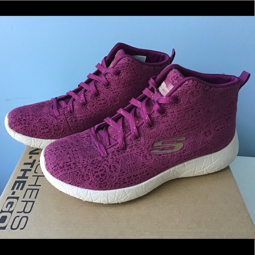 Skechers High Top Sneakers Size 6.